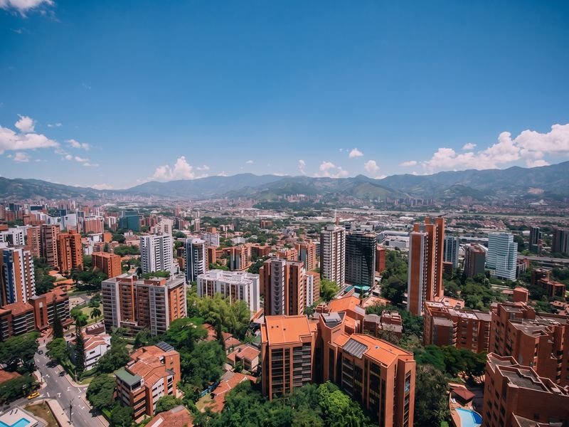 Cuánto cuesta construir una casa en Medellín en 2026